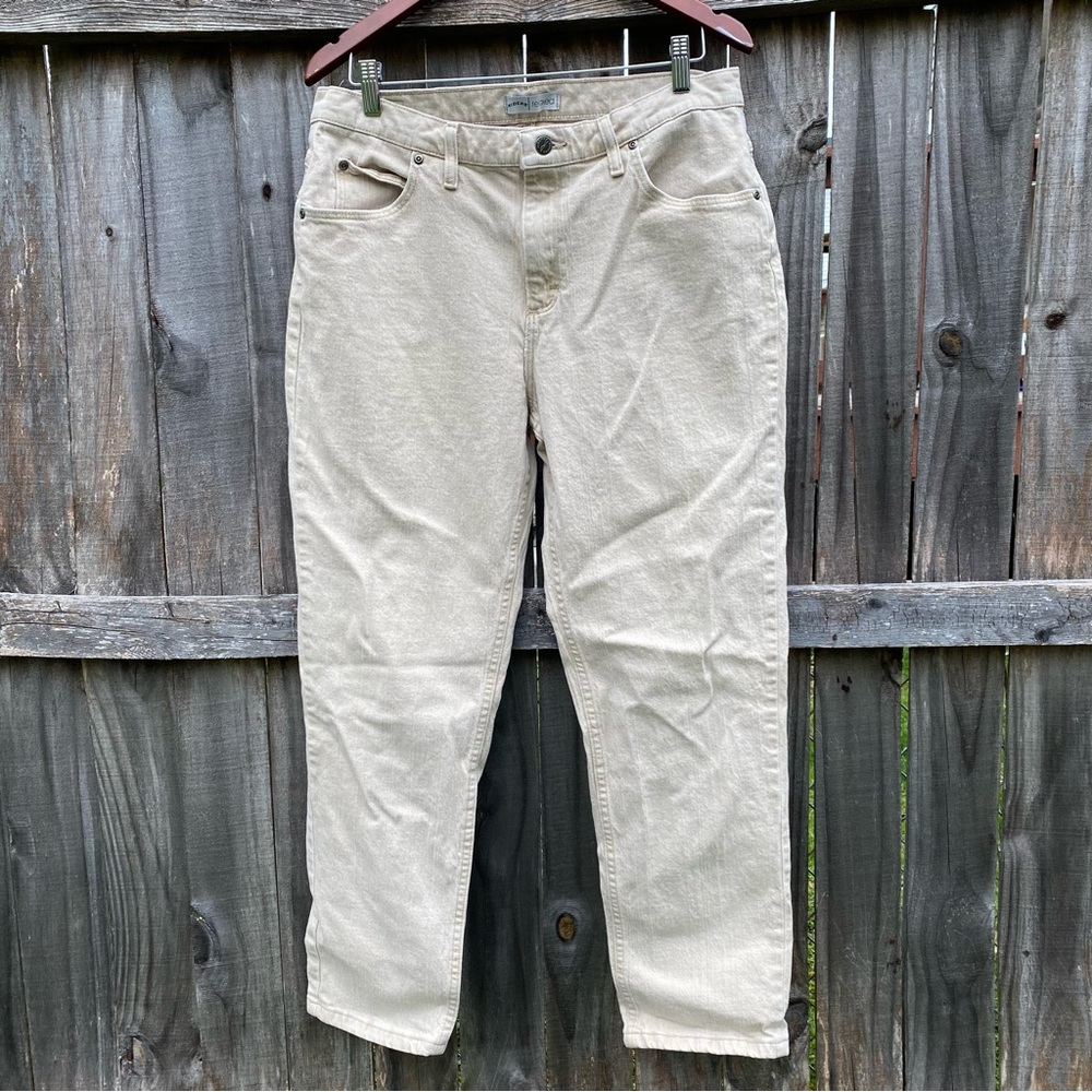 Vintage 90’s Relaxed Fit Lee Riders Cream Mom Jeans